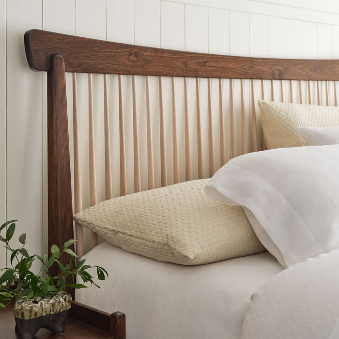 Hudson Valley Spindle Bed - Stickley Furniture | Mattress