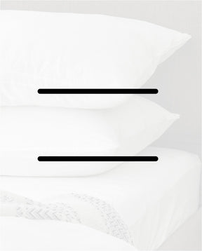 Line art showing two horizontal lines stacked on top of each other, the lines are straight to represent medium firm mattresses
