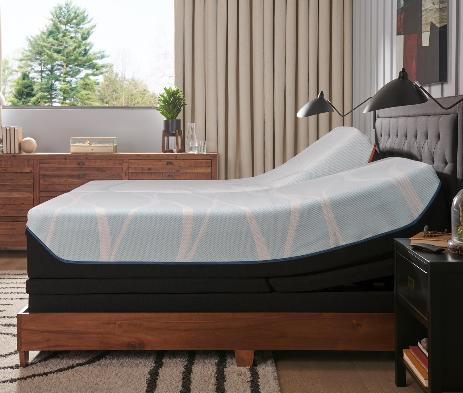 Adjustable foundation with a mattress on top