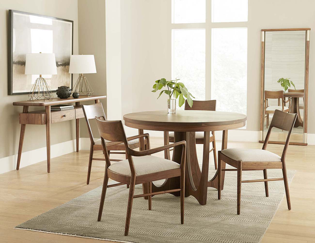 Walnut Grove Round Dining Table - Stickley Furniture | Mattress